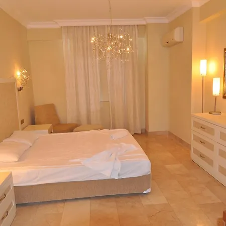 Goldcity Apartament *