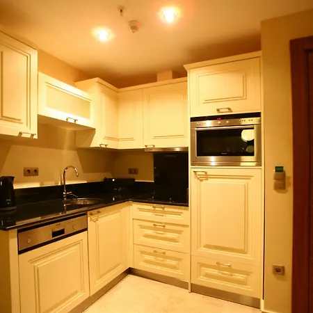 Goldcity Apartament *